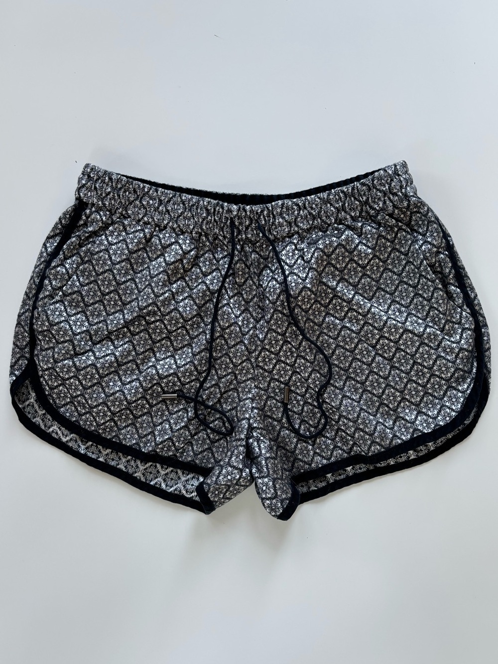 Victoria’s Secret Black Silver Jacquard Patterned Drawstring Shorts Size Small